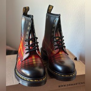 1460 mcmarten tartan leather ankle boots